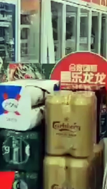 KK袜子风波｜到KK便利店 破坏商品 网友谩骂  太OVER！