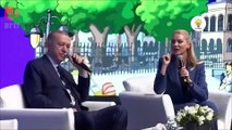 Erdoğan, Ahmet Kaya'nın 'Şafak Türküsü'ne eşlik etti