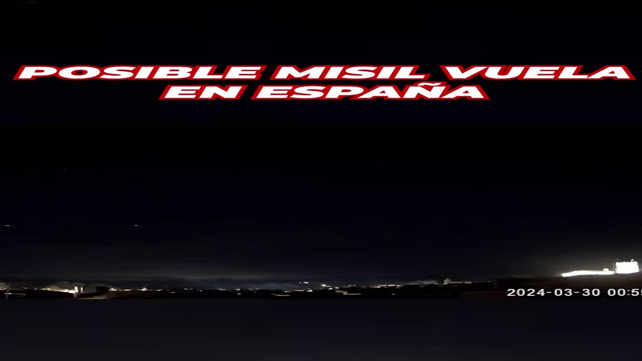 Posible misil sobrevolando España