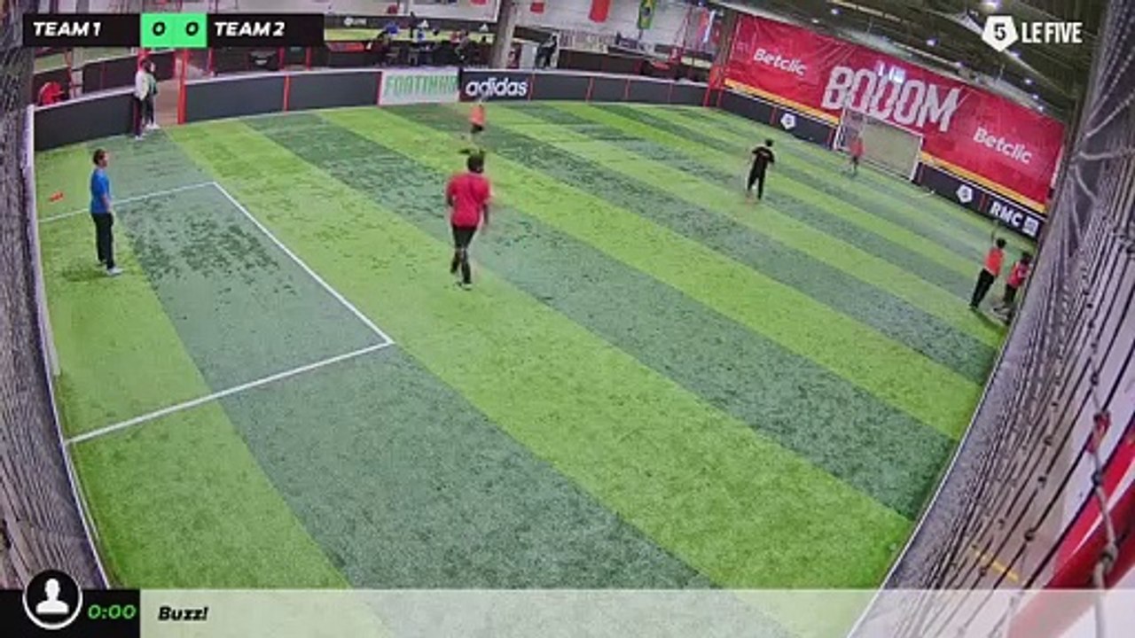 Cristiana  30/03 à 15:29 - Football Terrain 5 (LeFive Carrières-sous-Poissy)