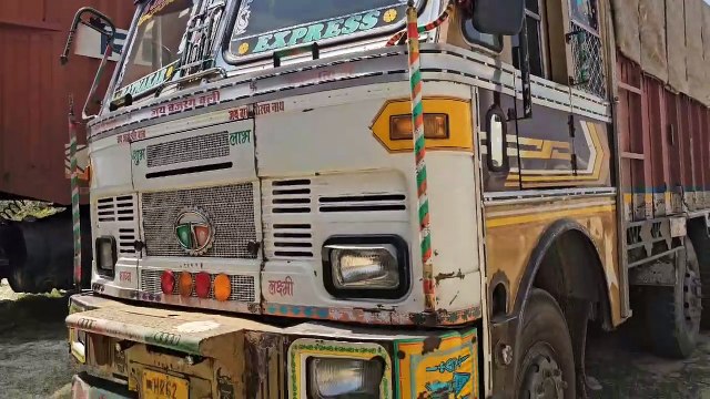 8.50 लाख का पीडीएस के 25 टन चावल से भरा ट्रक जब्त