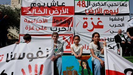 الفلسطينيون يحتفلون بالذكرى 48 ليوم الأرض