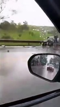 Motorista morre em batida com caminhão na BR-040; carro partiu ao meio