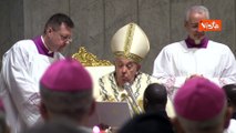 La Veglia di Pasqua nella Basilica di San Pietro, Papa Francesco battezza dei nuovi fedeli