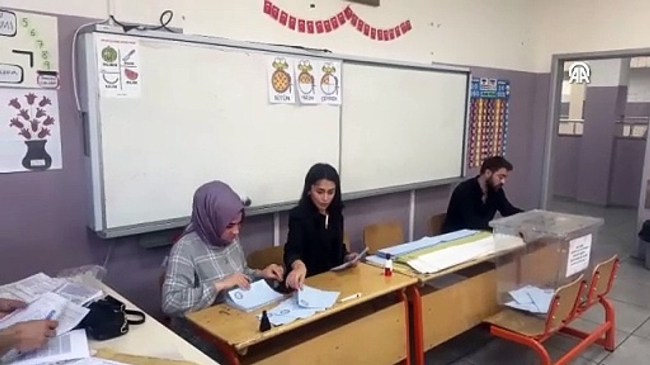TURKIYE SANDIK BASINDA