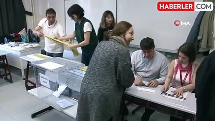 İstanbul'da oy pusulalarının sayısı yoğunluğa neden oldu