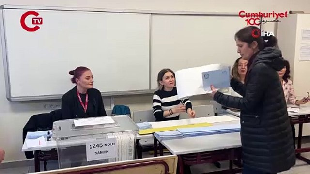 Sanatçı Candan Erçetin Sandık Kurulu Üyesi oldu!