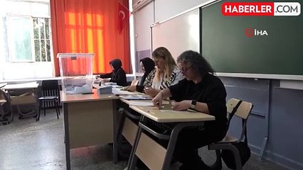 Denizli'de seçmenler oy kullanmaya başladı