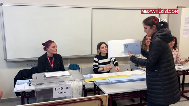 Ünlü Sanatçı Candan Erçetin Sandık Kurulu Üyesi Oldu