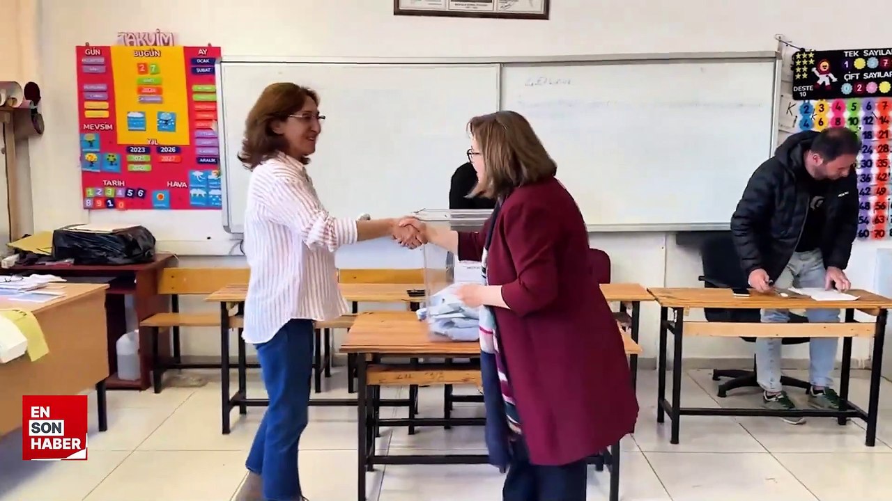 Gaziantep Büyükşehir Belediye Başkan Adayı Fatma Şahin oyunu kullandı