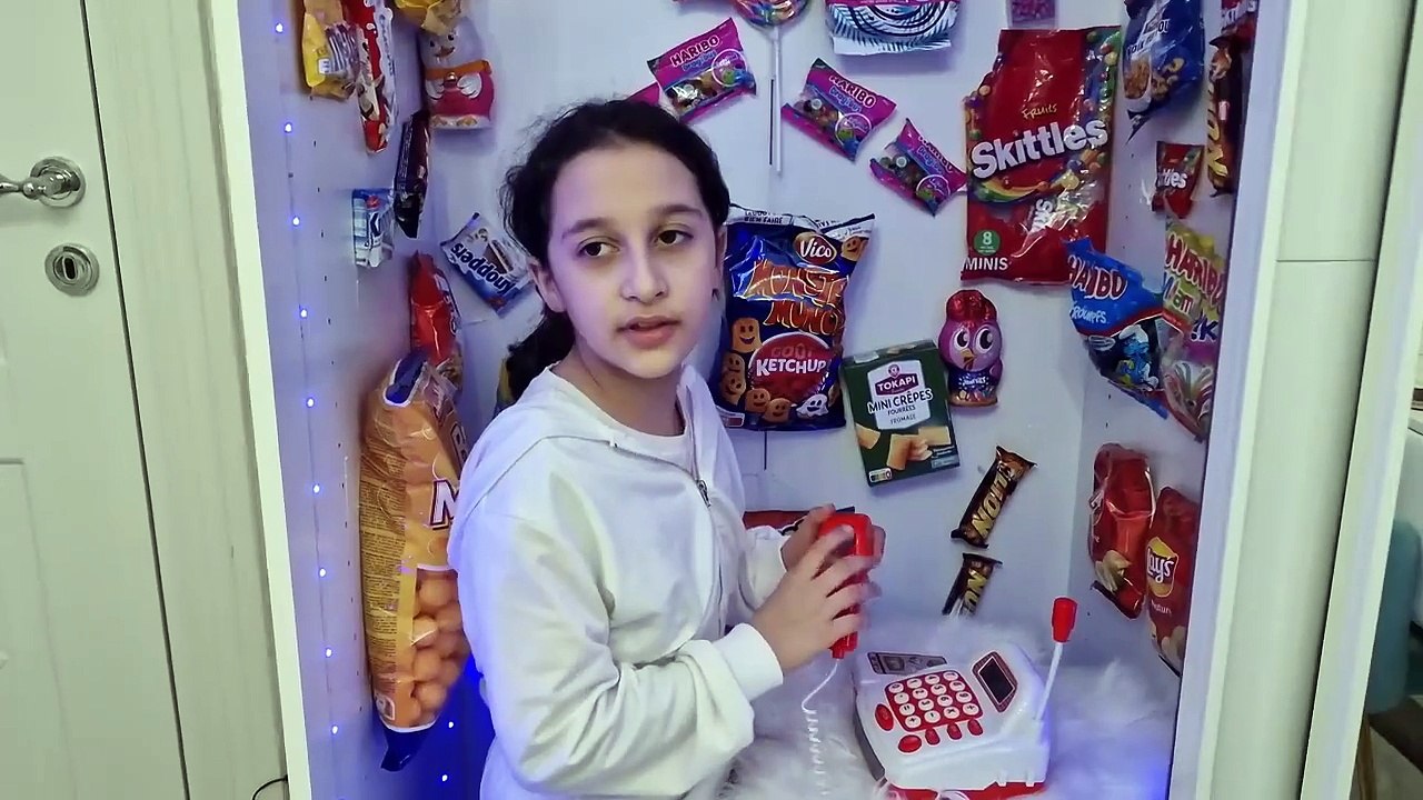 ON TROUVE LA PIÈCE SECRÈTE DE NOTRE PETITE SŒUR #sistersalipour #prank#piècesecrète