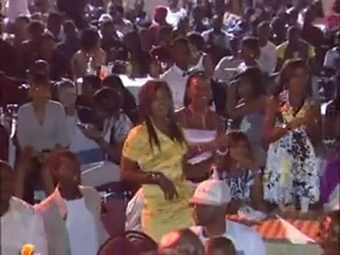 Fally Ipupa - Une Minute (Live au Grand Hotel de Kinshasa)