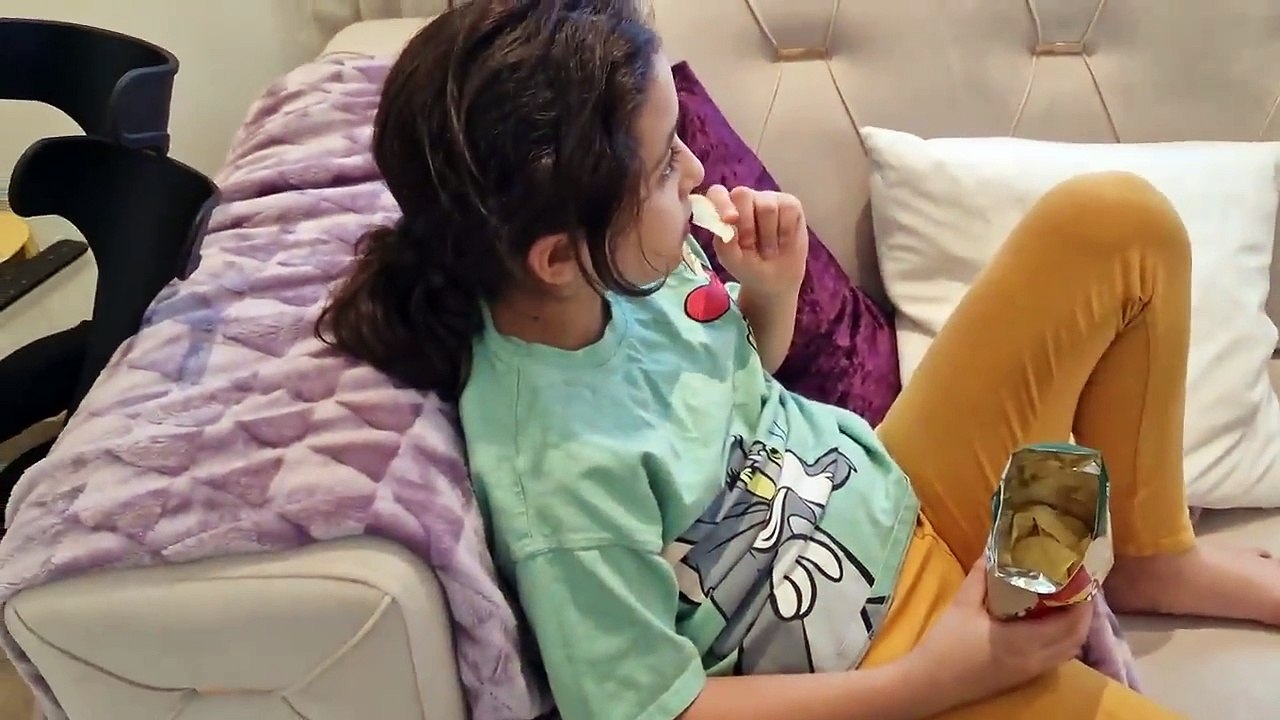 PARTIE 1_  MA PETITE SŒUR A CASSÉ SA JAMBE