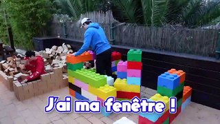 CELUI QUI CONSTRUIT LA MEILLEURE MAISON GAGNE ! (Maison en Lego VS Maison en Carton 24H Challenge)
