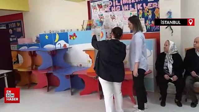 Oyuncu Gülşen Bubikoğlu oyunu kullandı