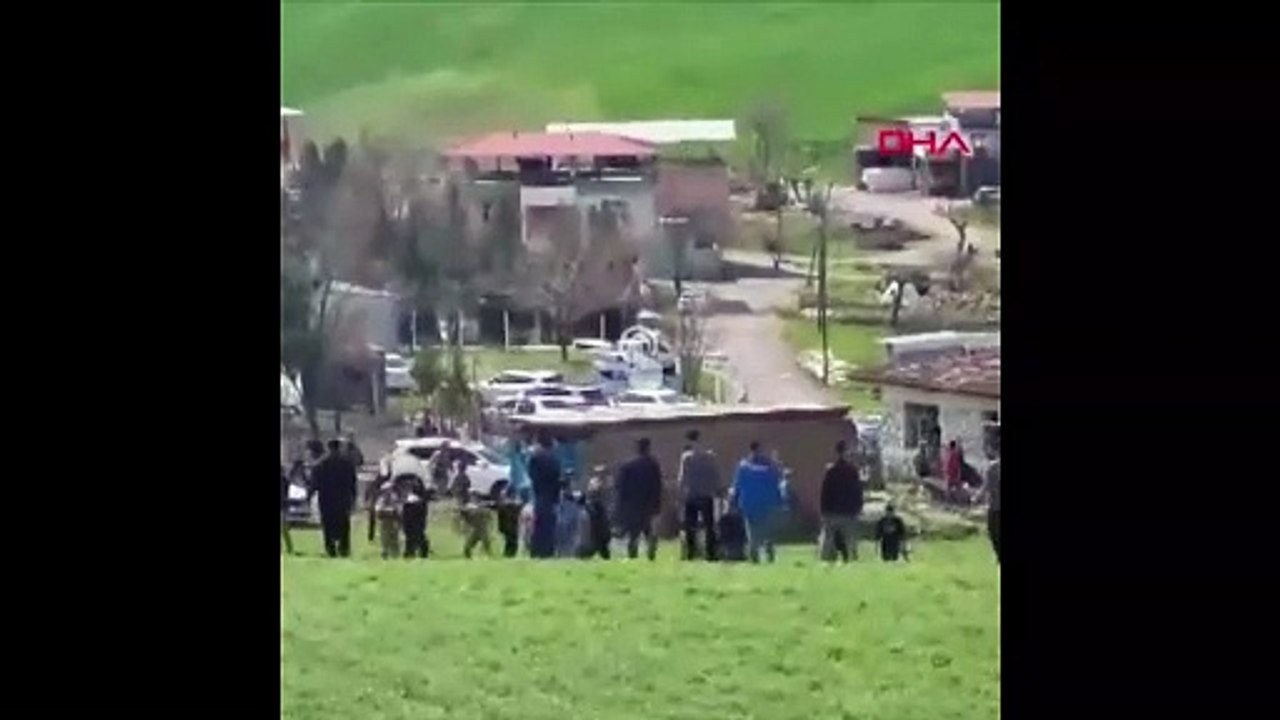 Diyarbakır'da silahlı, taşlı seçim kavgası... 1 ölü 11 yaralı