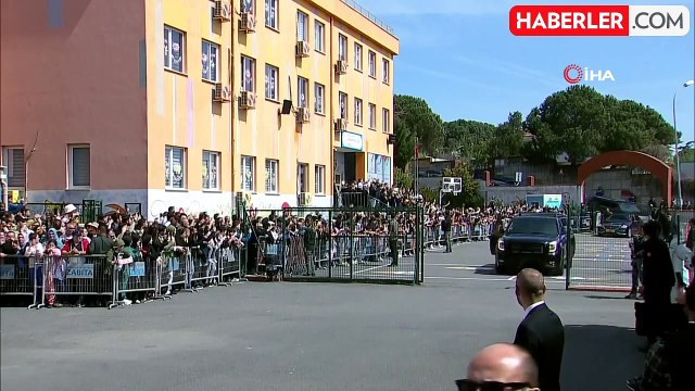 Cumhurbaşkanı Recep Tayyip Erdoğan, oyunu Üsküdar'da kullandı