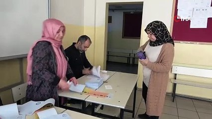 Bir aday seçim bitmeden zaferini ilan etti