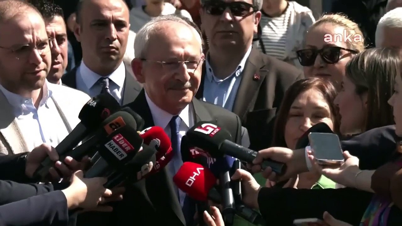 Kemal Kılıçdaroğlu, eşi Selvi Kılıçdaroğlu'yla birlikte oyunu kullandı