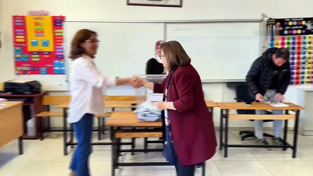 Büyükşehir adayı Fatma Şahin oyunu kullandı