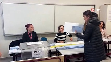 Candan Erçetin, yerel seçimlerde Sandık Kurulu Üyesi oldu