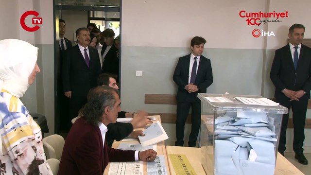 Sağlık Bakanı Fahrettin Koca oyunu Üsküdar’da kullandı