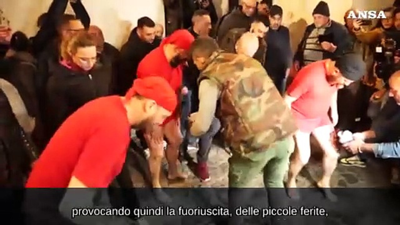 Rito dei battenti in Calabria, lo storico: "Per unirsi alle sofferenze di Cristo"