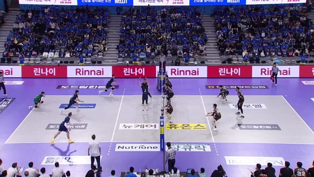 대한항공, OK금융그룹에 완승...4시즌 연속 통합우승까지 '1승' / YTN