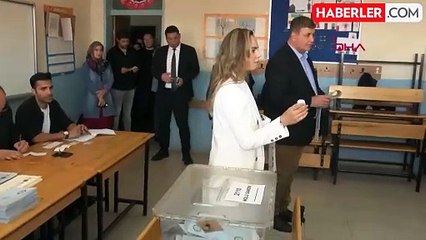 Скачать видео: İZMİR SEÇİM SONUÇLARI 2024! Cemil Tugay mı Hamza Dağ mı önde? İzmir Yerel Seçim Sonuçları!