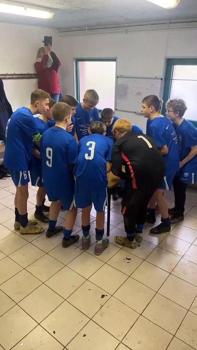 U15 belle victoire face à Crouy Cuffies - célébration