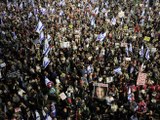 A Tel Aviv manifestazione contro il Governo: migliaia di persone in piazza