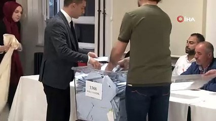 Erdoğan'ın oy kullandığı sandıkta sayım sürüyor