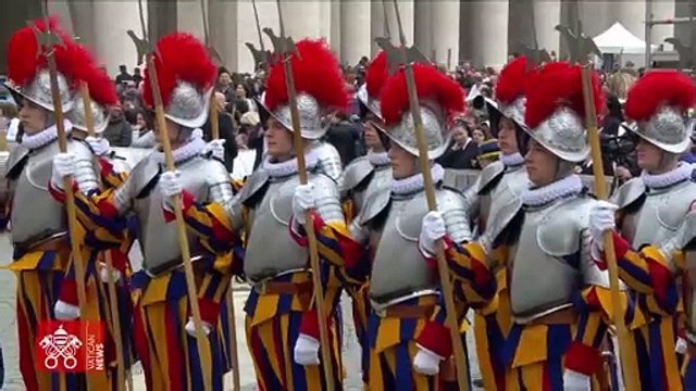 Ini Suasana 60 Ribu Peziarah dari Seluruh Dunia Hadiri Misa Paskah di Basilika Santo Petrus Vatikan Dipimpin Paus Fransiskus SJ, Minggu, 31 Maret 2024. Paus Fransiskus Berdoa Berakhirnya Konflik di Berbagai Negara, Terutama di Timur Tengah dan Afrika