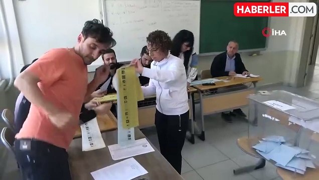 ŞANLIURFA SEÇİM SONUÇLARI CANLI! Şanlıurfa'da Zeynel Abidin Beyazgül mü Mehmet Kasım Gülpınar mı kazanıyor, kim önde?