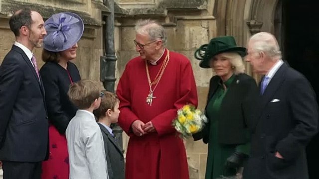 Rei Charles III comparece à igreja para cerimônia da Páscoa