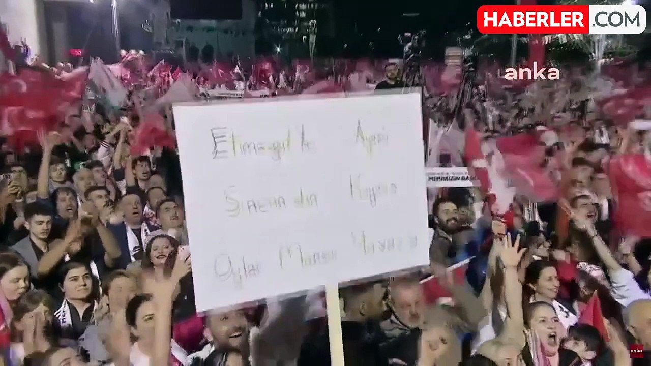 Seçim zaferini kutlayan Mansur Yavaş, alandakilere Turgut Altınok'u yuhalattı