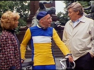 Drei Damen vom Grill - Ganze Serie - Staffel 5/Folge 7  "Die Fahrradzicke" - 1984