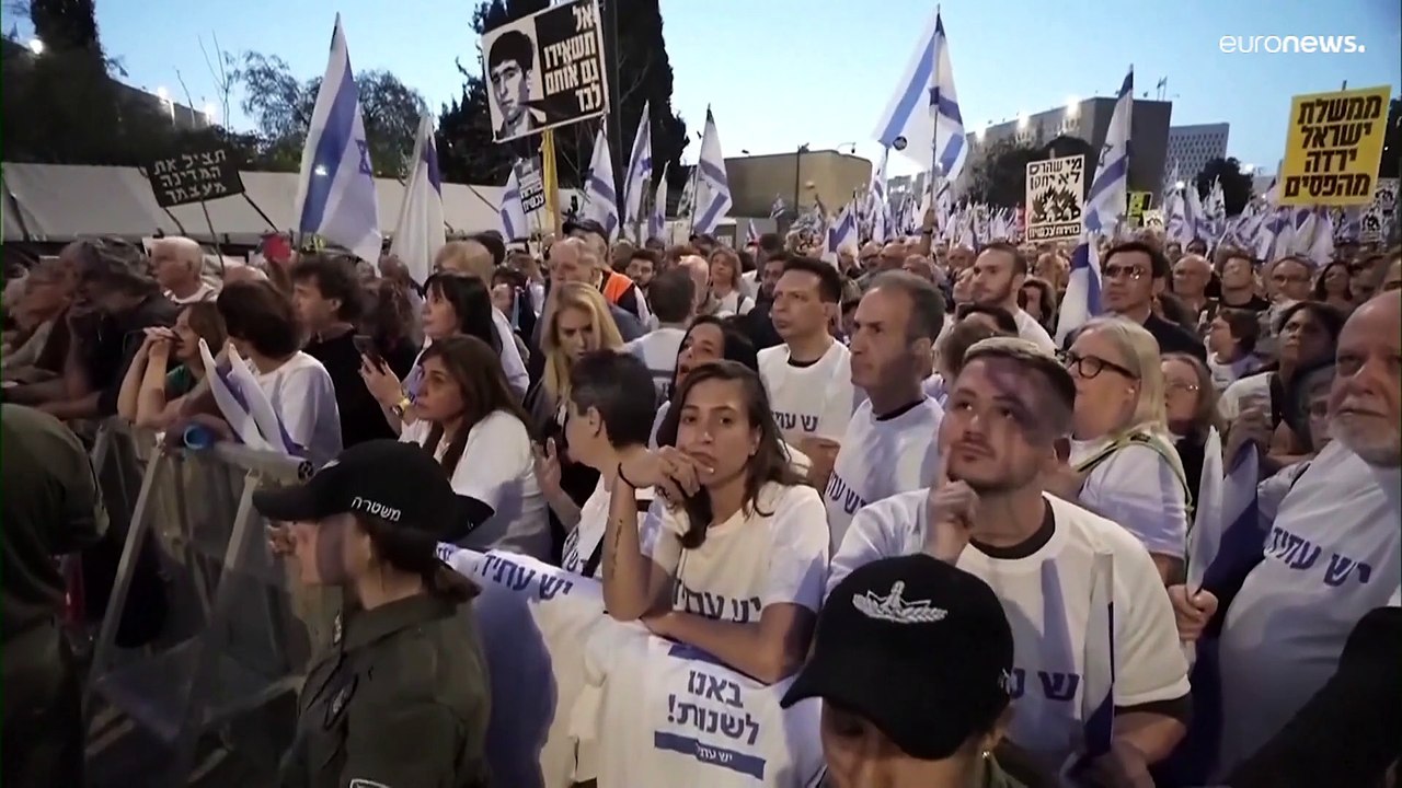 شاهد: الأضخم منذ 7 أكتوبر.. مظاهرات حاشدة ضد حكومة نتنياهو أمام الكنيست