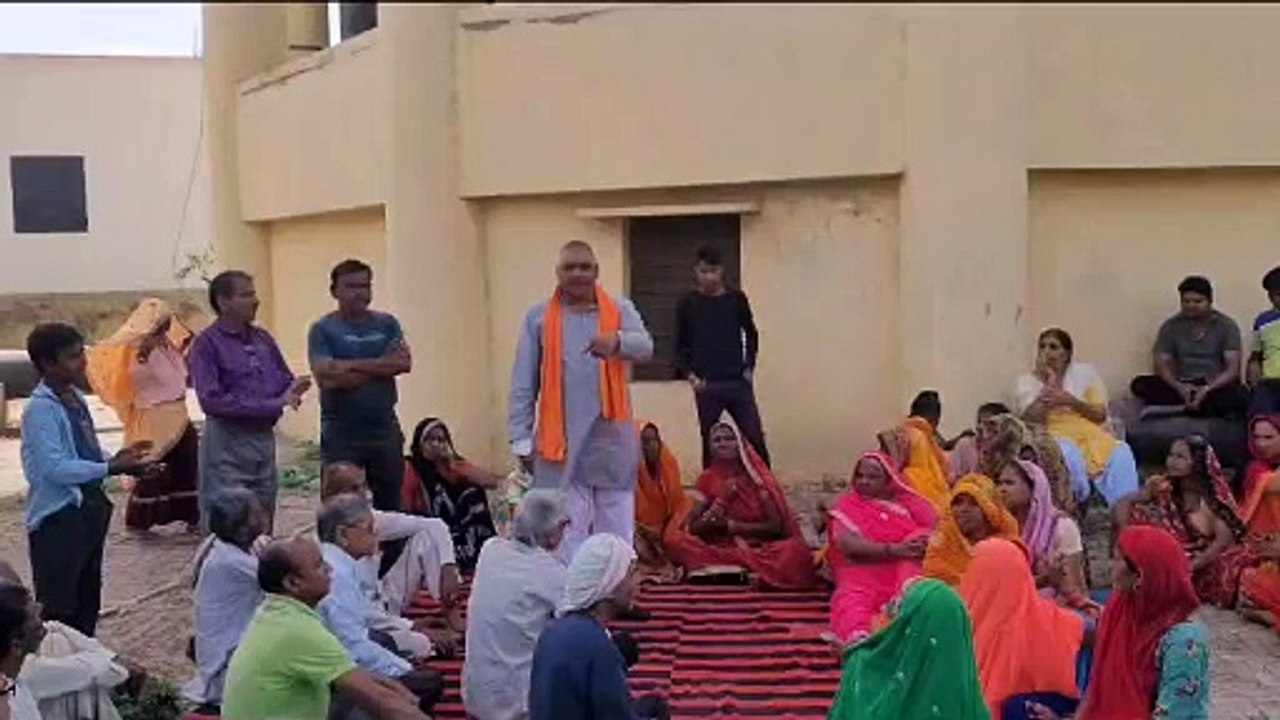 पानी की समस्या को लेकर किया विरोध, वोट बहिष्कार...
