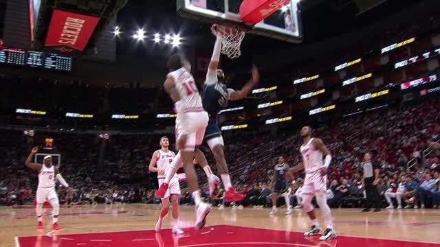 Irving feeds Gafford for two-handed dunk