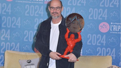 GALA VIDEO - Bernard Campan ébranlé en pleine interview : “Désolé, j’ai les larmes aux yeux…”