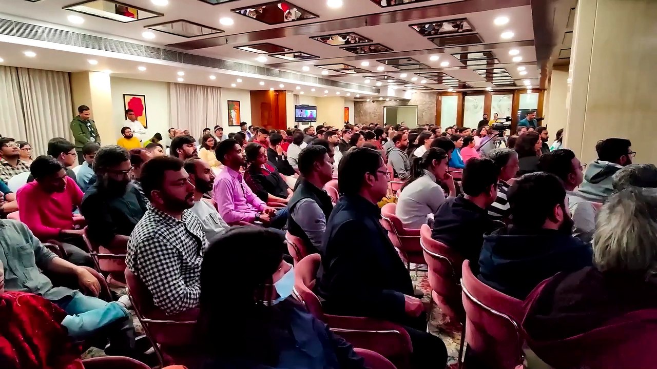 Balancing Act: Juggling Multiple Roles and Responsibilities || Acharya Prashant, IIT-Hyderabad(2024)