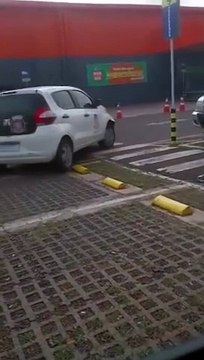 Funcionário público de Francisco Alves é flagrado comprando bebidas alcoólicas em Umuarama