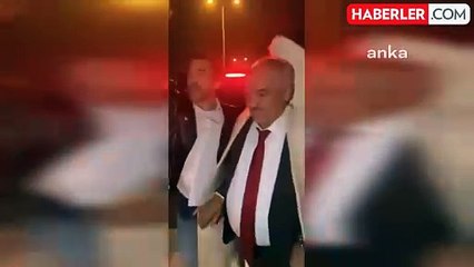 YRP'den Aziziye Belediye Başkanı seçilen Akpunar, kepenek giyerek tur attı