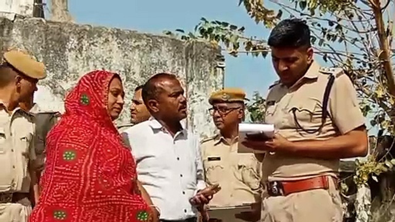 बुजुर्ग भू-कारोबारी की पत्थरों से सिर कुचल कर हत्या