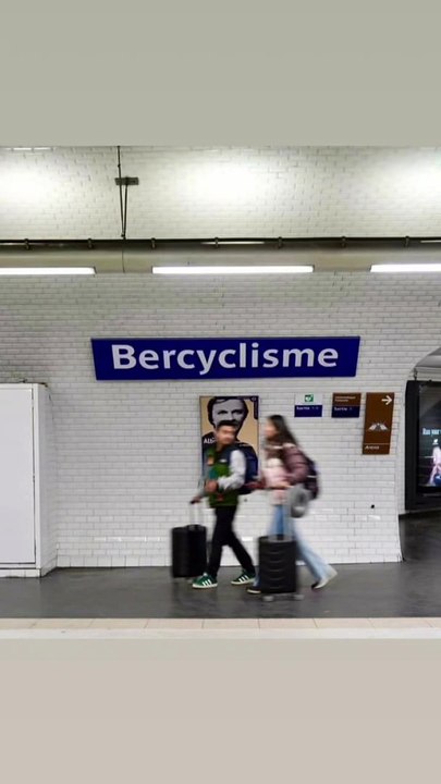 #PoissonDAvrilL'ambiance n'est pas toujours à la rigolade dans les transports en commun parisiens. C'est sans doute pourquoi la #RATP multiplie les opérations spéciales visant à distraire, étonner ou amuser les voyageurs le 1er Avril