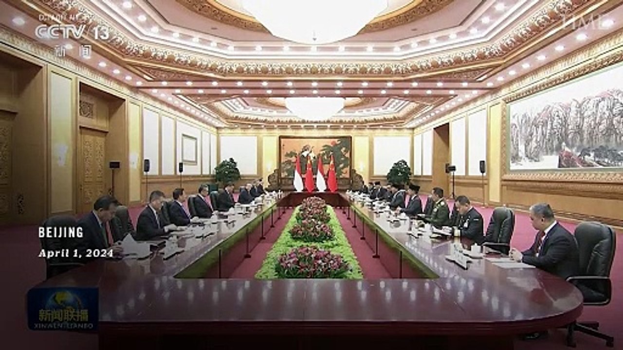 Indonesia’s President-Elect Meets Xi in China Before Visiting Japan Amid Regional Tensions