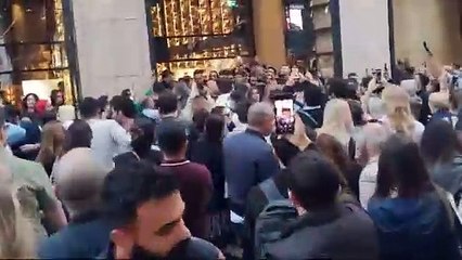 Ekrem İmamoğlu İstiklal Caddesi’nde