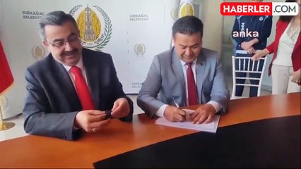 Kırkağaç Belediye Başkanı Yaşar İsmail Gedüz, resmi sonuçları beklemeden görevi devretti