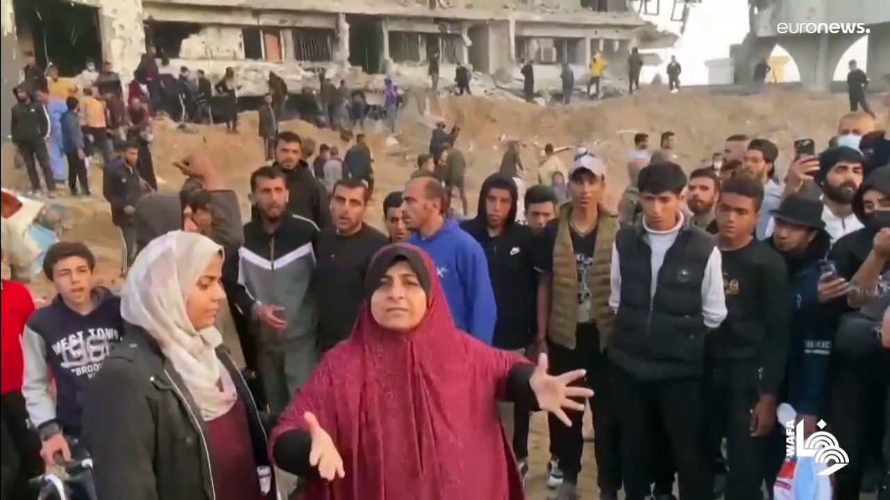 شاهد: بعد أسبوعين من حصاره..مشاهد مرّوعة لمجمع الشفاء في غزة